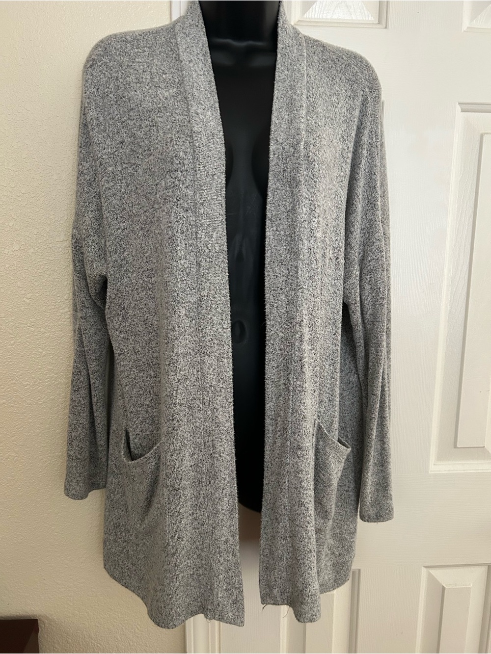 American Eagle Outfitters Gray Open-Front Knit Cardigan with Pockets